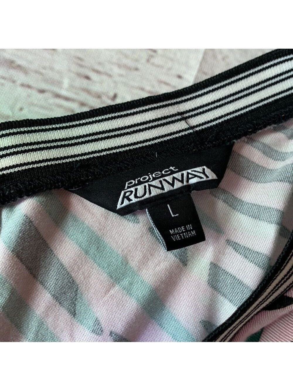 PROJECT RUNWAY TROPICAL SHORTS ROMPER - Picture 3 of 9
